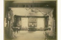 Fotografie historického interiéru knihovny Náprstkova muzea, foto Jindřich Eckert, 70. léta 19. století