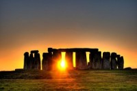 800px-Stonehenge_(sun)