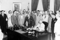 Truman_signing_National_Security_Act_Amendment_of_1949