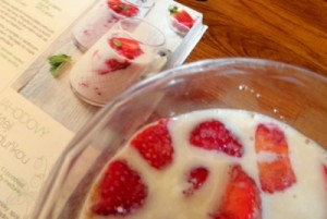 JezteCesky_jahodovyKoktejlSPodmaslim_priprava