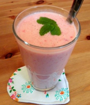 JezteCesky_koktejlOzdobenyMedunkou