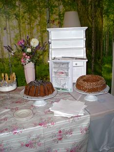 Skříňka z obalu knížky