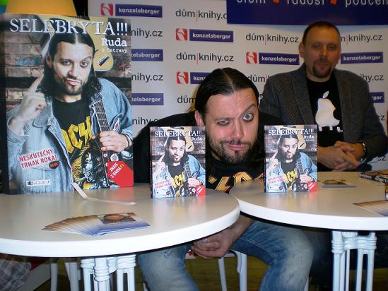 Ruda mezi knížkami