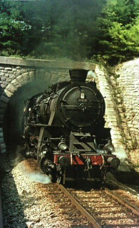 Lokomotivy řady G12 s uspořádáním dvojkolí 1'E byly jako první v Německu vyráběny sériově, a to od roku 1917. Tento stroj nese označení řadou 36 J6 – Jugoslávských železnic.