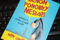 Mark_Lowery_Jenom_ponozky_nesta01