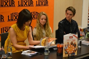 herci si vybírají recept, podle kterého by rádi uvařili svým blízkým