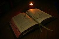 candle-light-reading-1439638-m