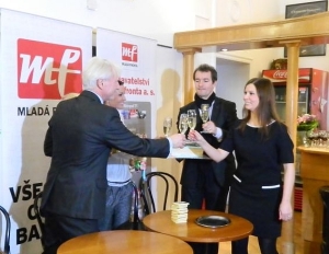 Slavnostní přípitek.