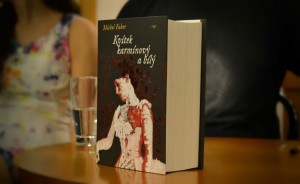 román Kvítek karmínový a bílý