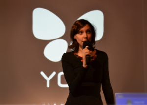 Moderátorka návštěvníkům hned na začátku akce představila, co si pro ně nakladatelství Yoli připravilo.