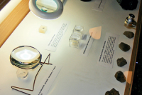 Ukázky původních stonařovských meteoritů a další nálezy učiněné po dvou stoletích.