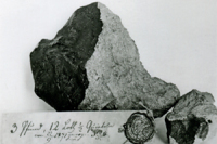 Stonařovský meteorit vážící 1,82 kg.