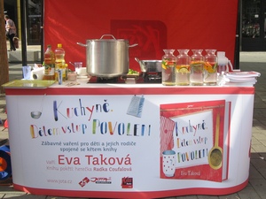 Potulná kuchařka Eva Taková v Brně uvařila šťastný boršč