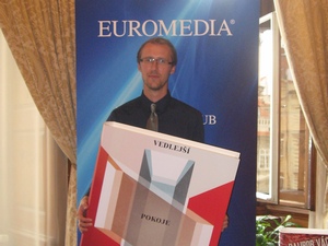 Jubilejní 20. literární cenu Knižního klubu získal Radovan Menšík