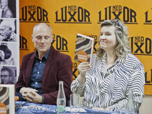 Iva Pekárková pokřtila svou novinku z černobílého partnerského světa