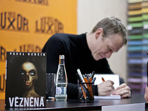 Děsivý příběh ze šumavských hájů představil čtenářům Pavel Renčín