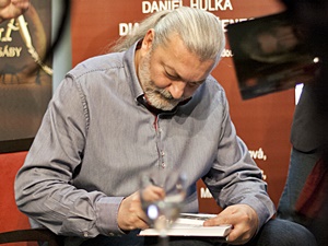 Daniel Hůlka a Miroslava Besserová pokřtili knihu Diagnóza Blíženec