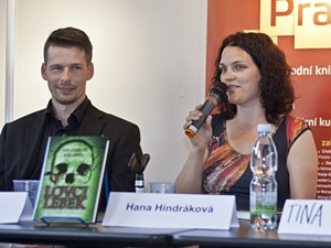 Hana Hindráková pokřtila drsný román z vymahačského podsvětí