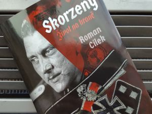 Vpravdě akční literatura faktu