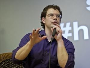 Na veletrzích už jsem zažil i vousatou Krásku, směje se Christopher Paolini