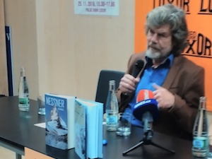 Pád nebes se může jevit jako detektivka