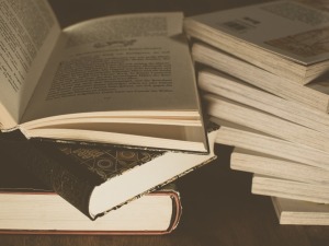 Do historie s románovými hrdiny
