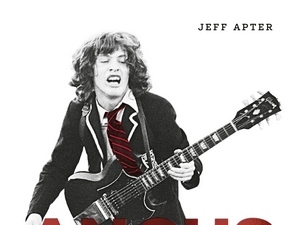 Ukázka z knihy Angus Young a AC/DC (Jeff Apter)