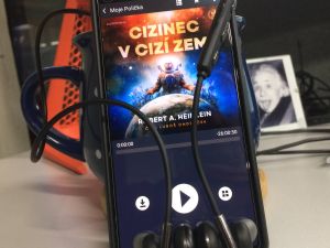 Kdo tahá za nitky