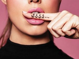 Sexy thriller o smrtících ambicích