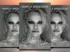Vyhrajte autobiografii Pamely Anderson