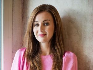 „Ono je to psaní vlastně dost dobrodružná disciplína,“ říká spisovatelka Jana Poncarová
