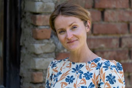 „… každá knížka je dialogem, intimním a upřímným rozhovorem mezi spisovatelem a čtenářem,“ říká Kateřina Surmanová